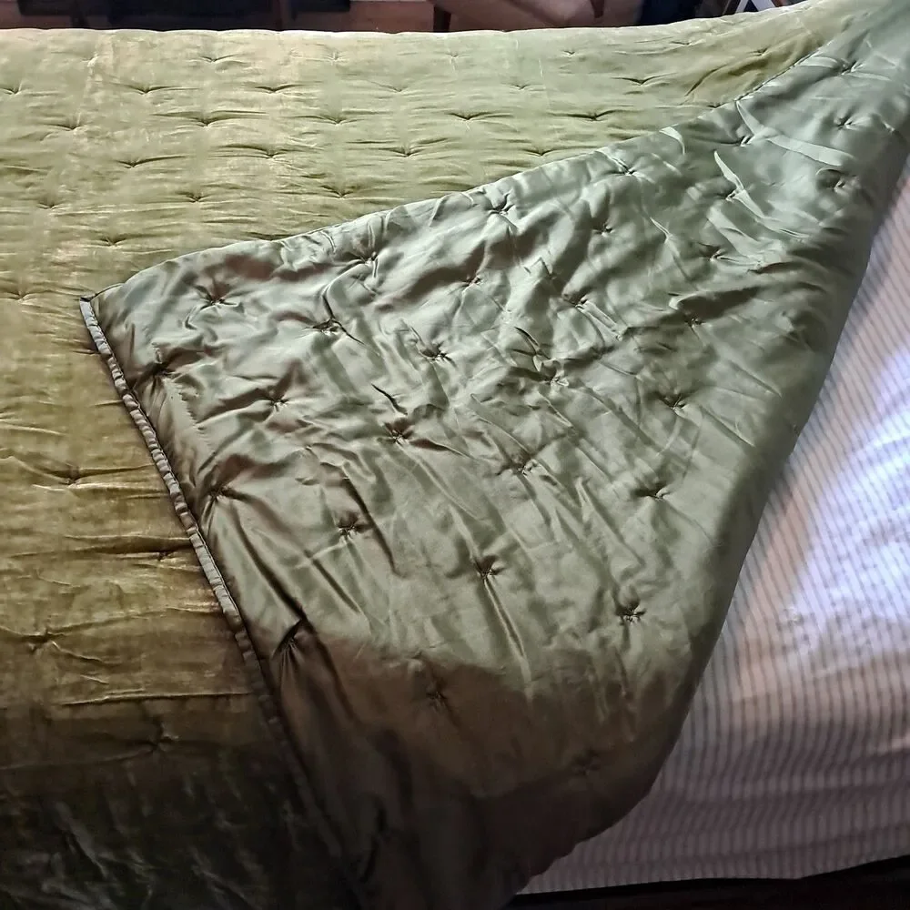 Opalhouse Green Moss Colored Crushed Velvet Full/Queen Bedding Comforter 70s MCM